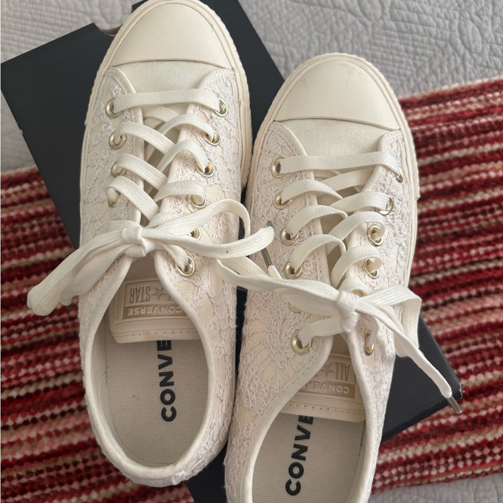 Converse White lace platform sneakers